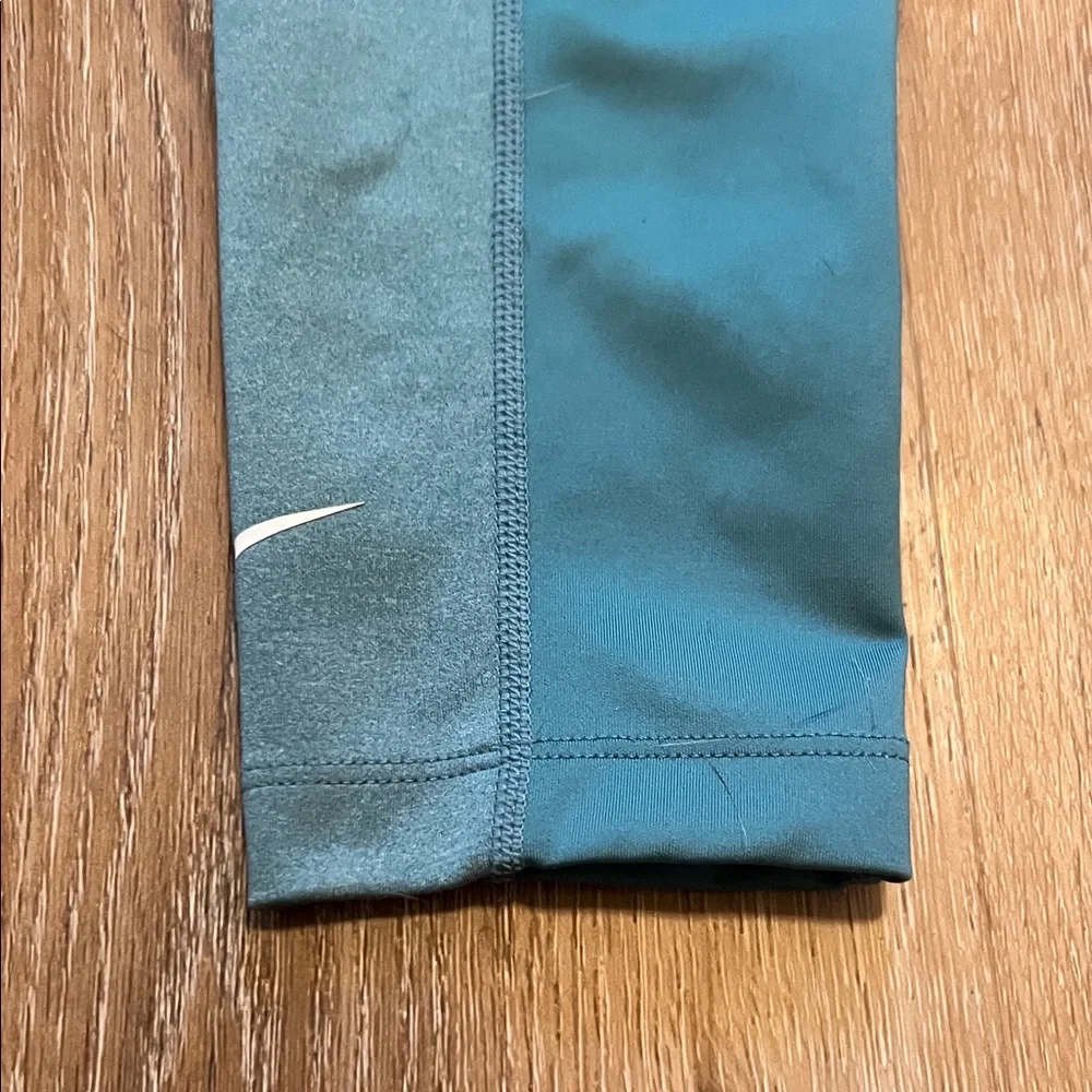 Nike Girl’s Teal Leggings Medium
